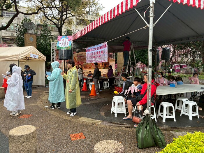 服務學習-協助代領導覽隊伍圖片